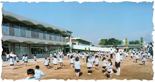 【草加ひので幼稚園】近いので毎日の送り迎えも安心！（徒歩約４分）約250ｍ